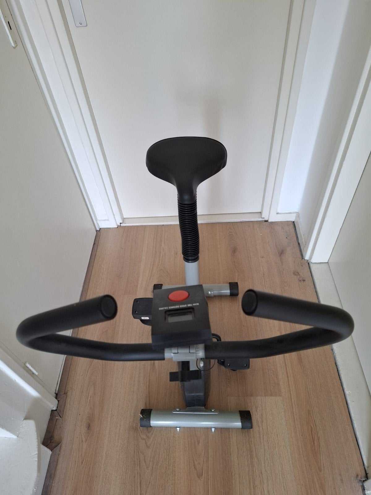 een mooie home trainer., Sport en Fitness, Ophalen, Zo goed als nieuw, Metaal, Hometrainer