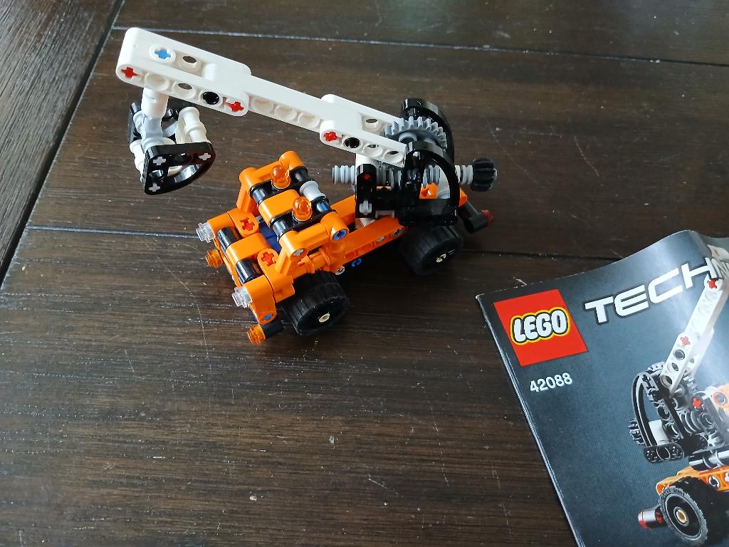 LEGO Technic Hoogwerker 42088 compleet, Lego, Compleet, Ophalen of Verzenden, Zo goed als nieuw