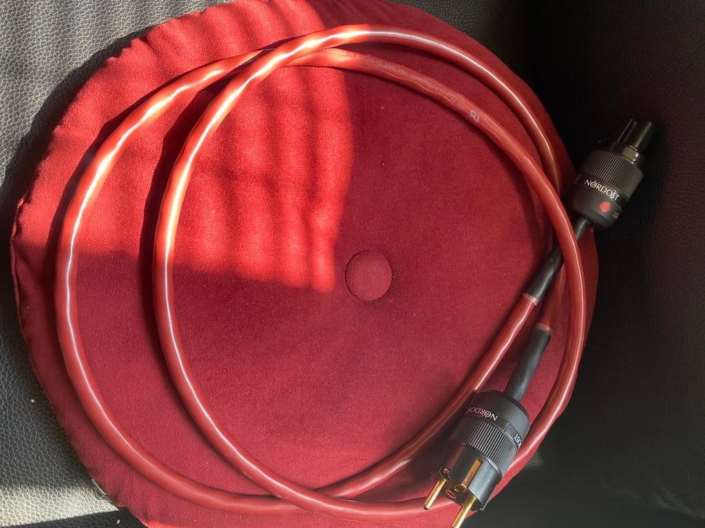 NORDOST LEIF RED DAWN POWERCORD, Audio, Tv en Foto, Audiokabels en Televisiekabels, Ophalen of Verzenden, Zo goed als nieuw, Minder dan 2 meter