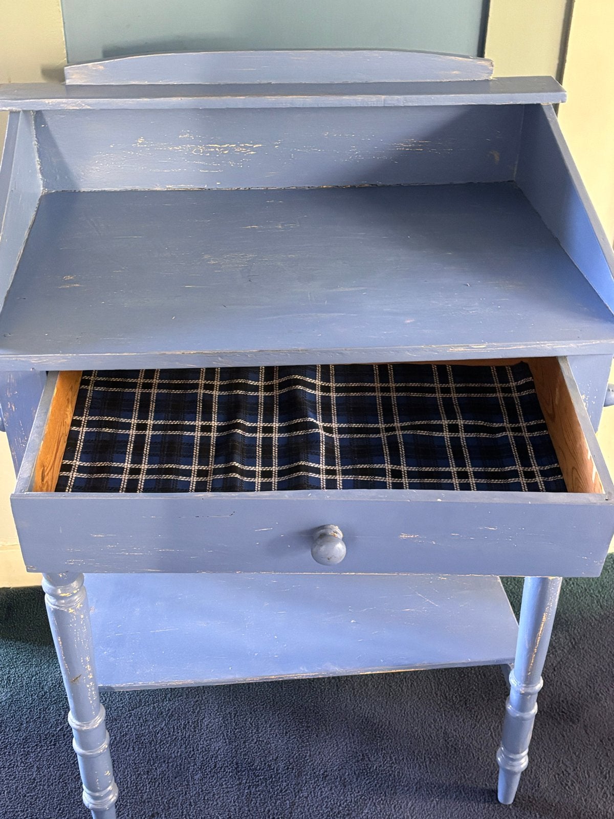 Brocante lampettafeltje met lade en handdoekstangen, Ophalen