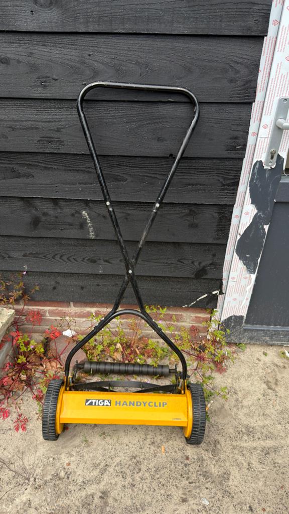 Stiga handyclip hand grasmaaier - kooimaaier, Tuin en Terras, Grasmaaiers, Kooimesmaaier, Ophalen of Verzenden, Gebruikt