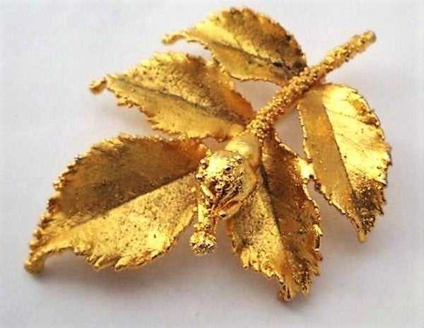 Broche roos, rozenknop, van of naar Orla Eggert, verguld, Ophalen, Zo goed als nieuw, Goud, Overige materialen