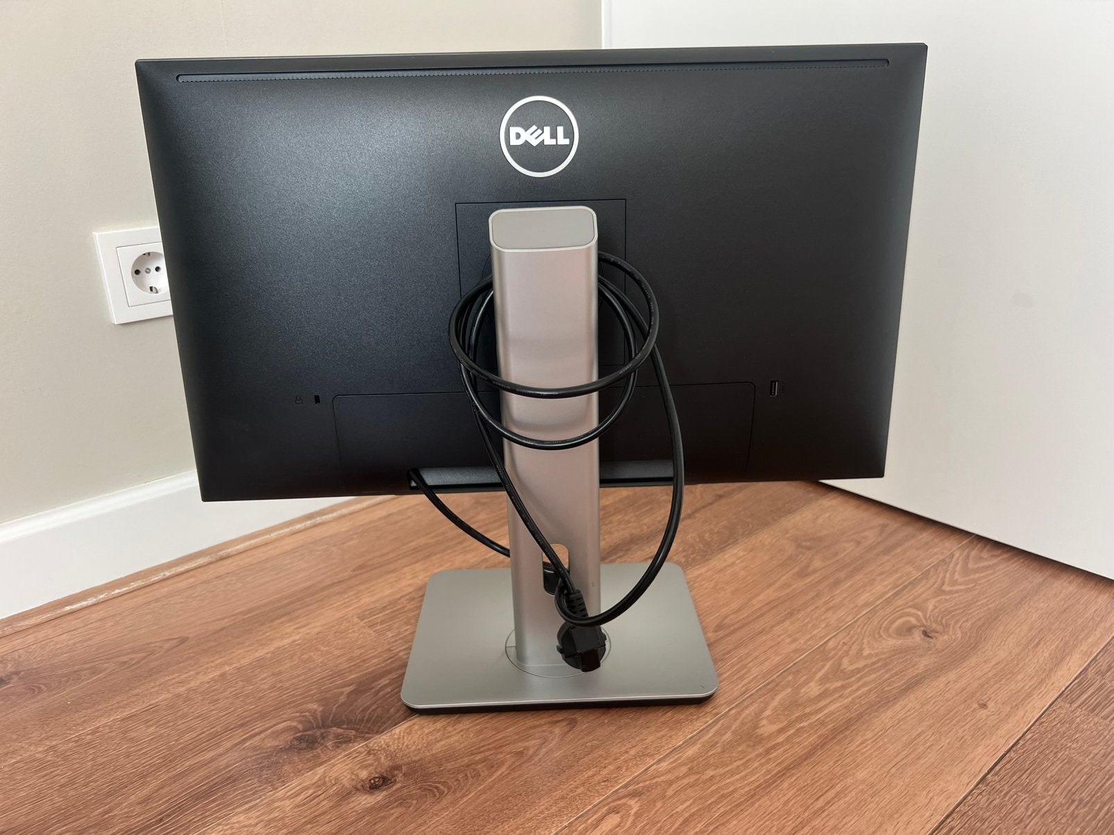 Dell Ultrasharp U2515H 25 inch monitor, Ophalen, Draaibaar, IPS, Zo goed als nieuw
