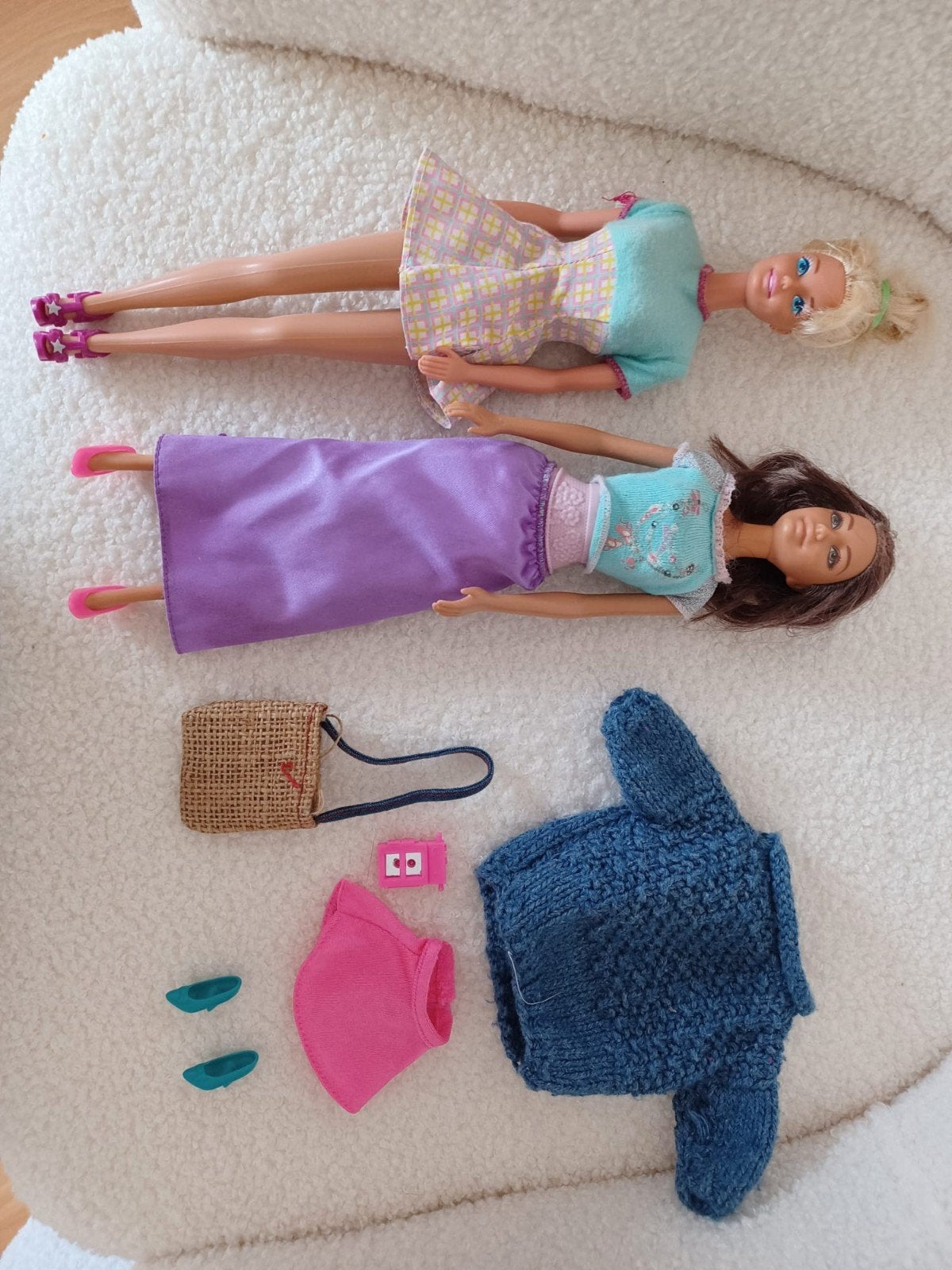 setje barbies met leuke kleding, Ophalen of Verzenden, Zo goed als nieuw, Barbie