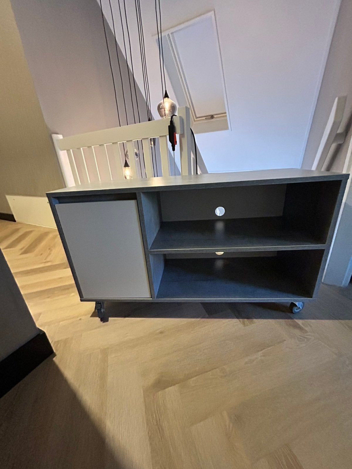 TV kastje, Ophalen, 100 tot 150 cm, Zo goed als nieuw, Minder dan 100 cm