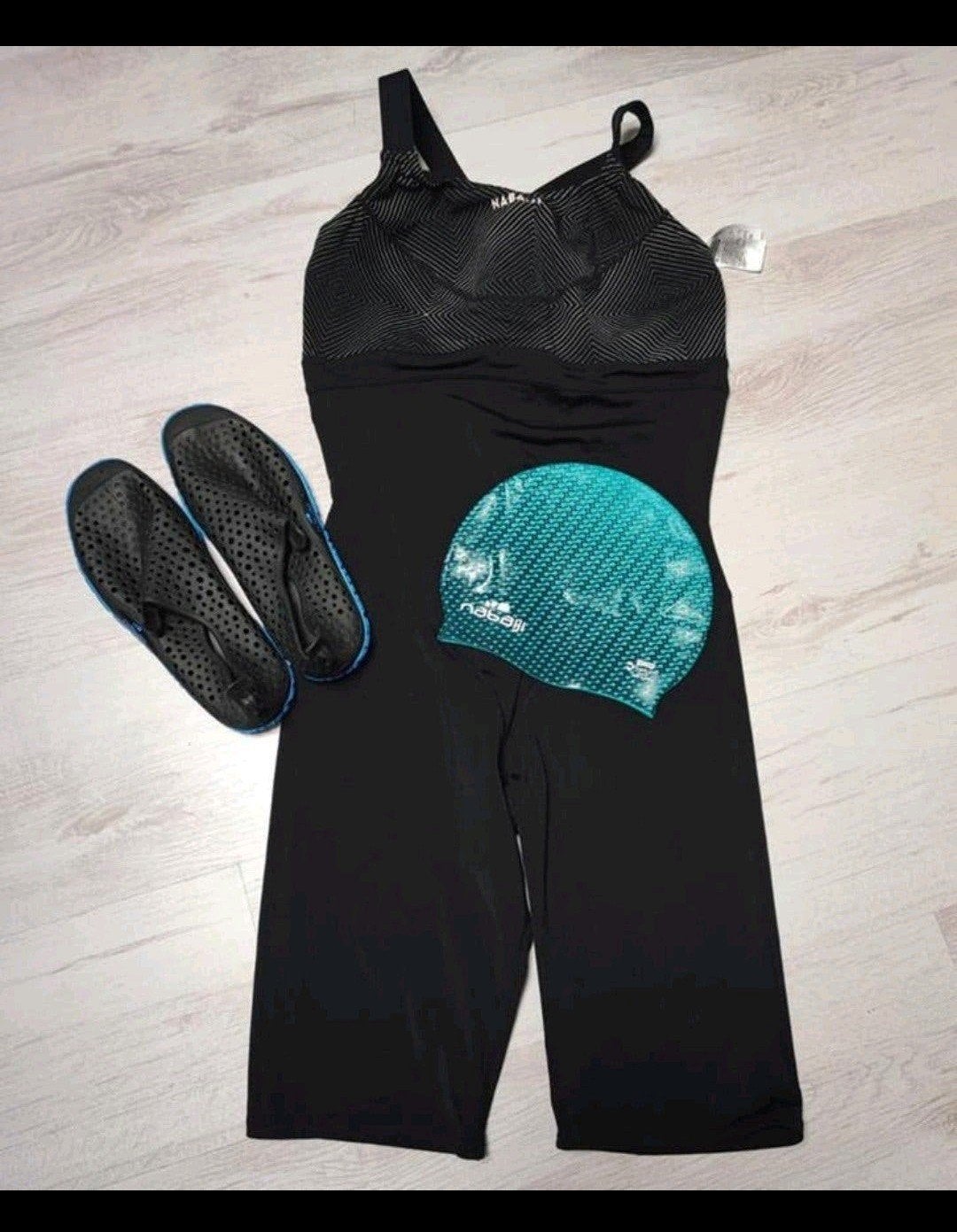 Decathlon wetsuit Moet zsm weg!!, Kleding | Dames, Badmode en Zwemkleding, Ophalen, Zo goed als nieuw, Zwart, Bikini