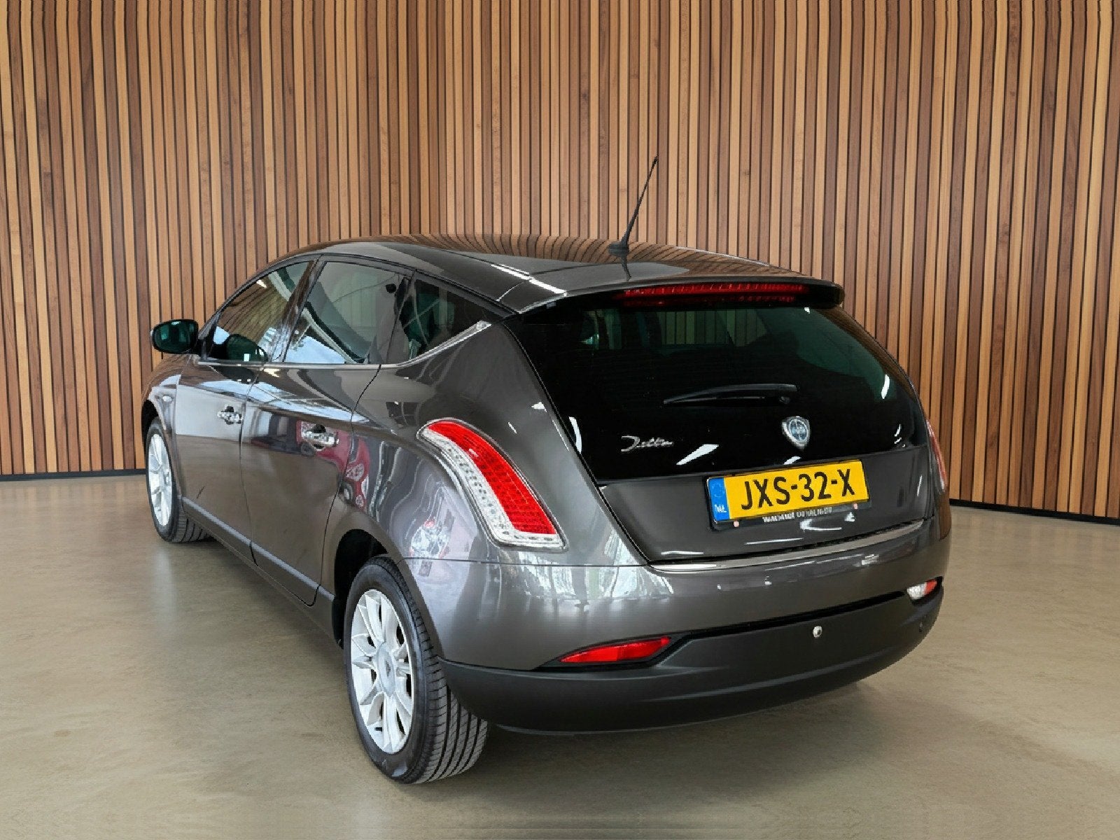 Lancia Delta 1.4-16V Argento | Airco | Multimedia | Camera, Auto's, Voorwielaandrijving, Gebruikt, 1295 kg, 4 cilinders