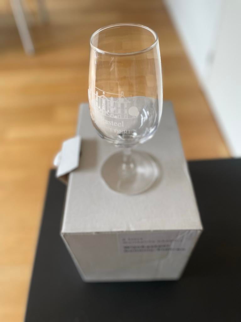 Wijnkasteel Genoels-Elderen wijnglazen (24 stuks), Nieuw, Ophalen of Verzenden, Overige merken, Glas