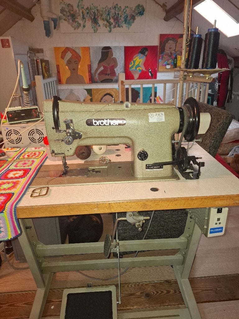 Te koop Brother ls2-b837 industriele leer naaimachine., Ophalen, Gebruikt, Naaimachine, Industrieel