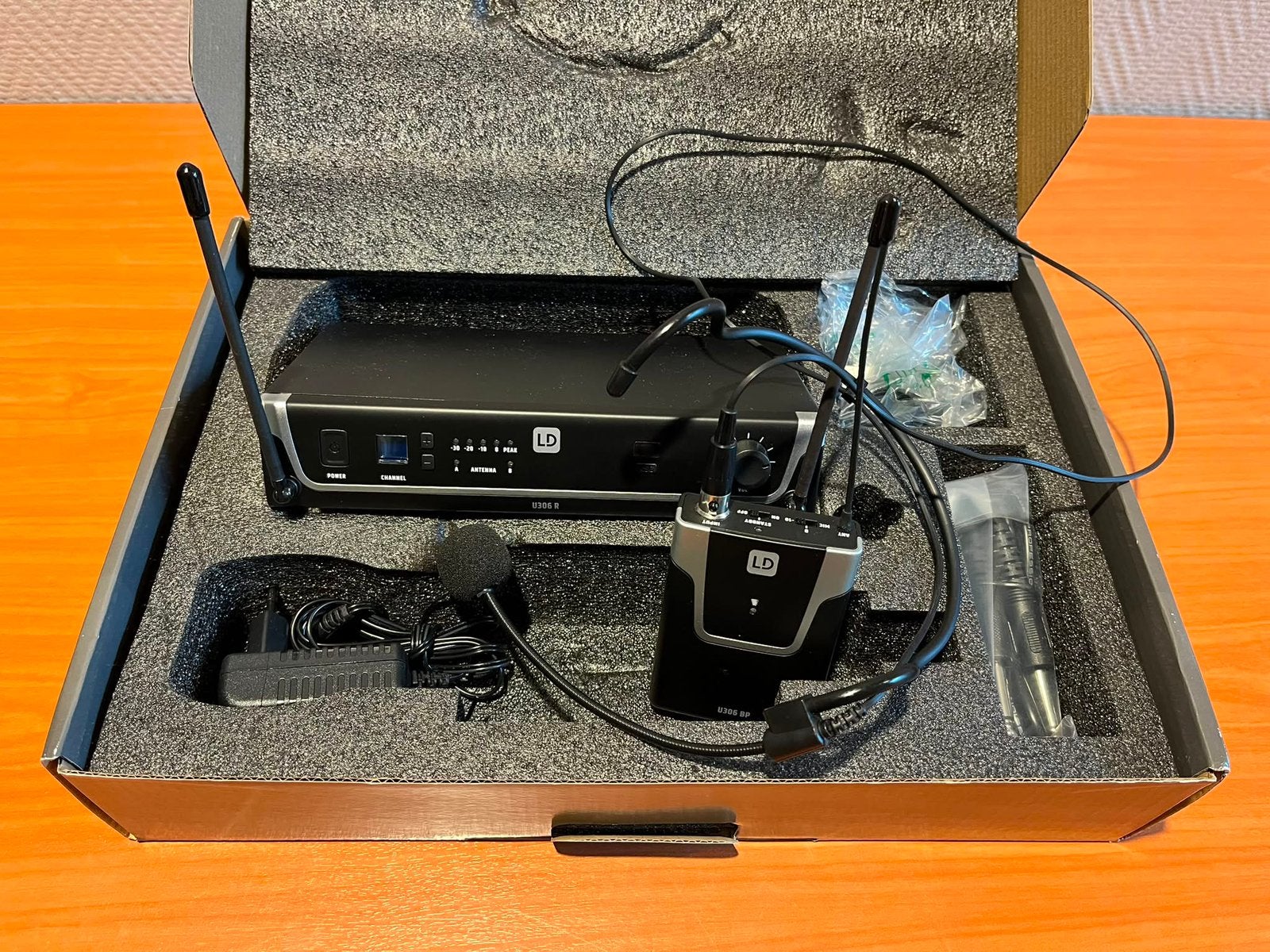 LD systems U306 headset set, Muziek en Instrumenten, Microfoons, Ophalen, Zo goed als nieuw, Overige typen, Draadloos