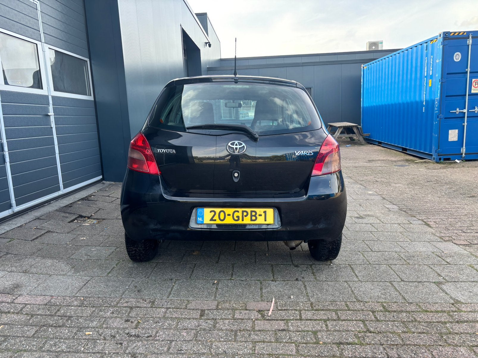 Foto 6 van Toyota Yaris 1.0 12V Vvt-i 5DR Terra 2008 Zwart