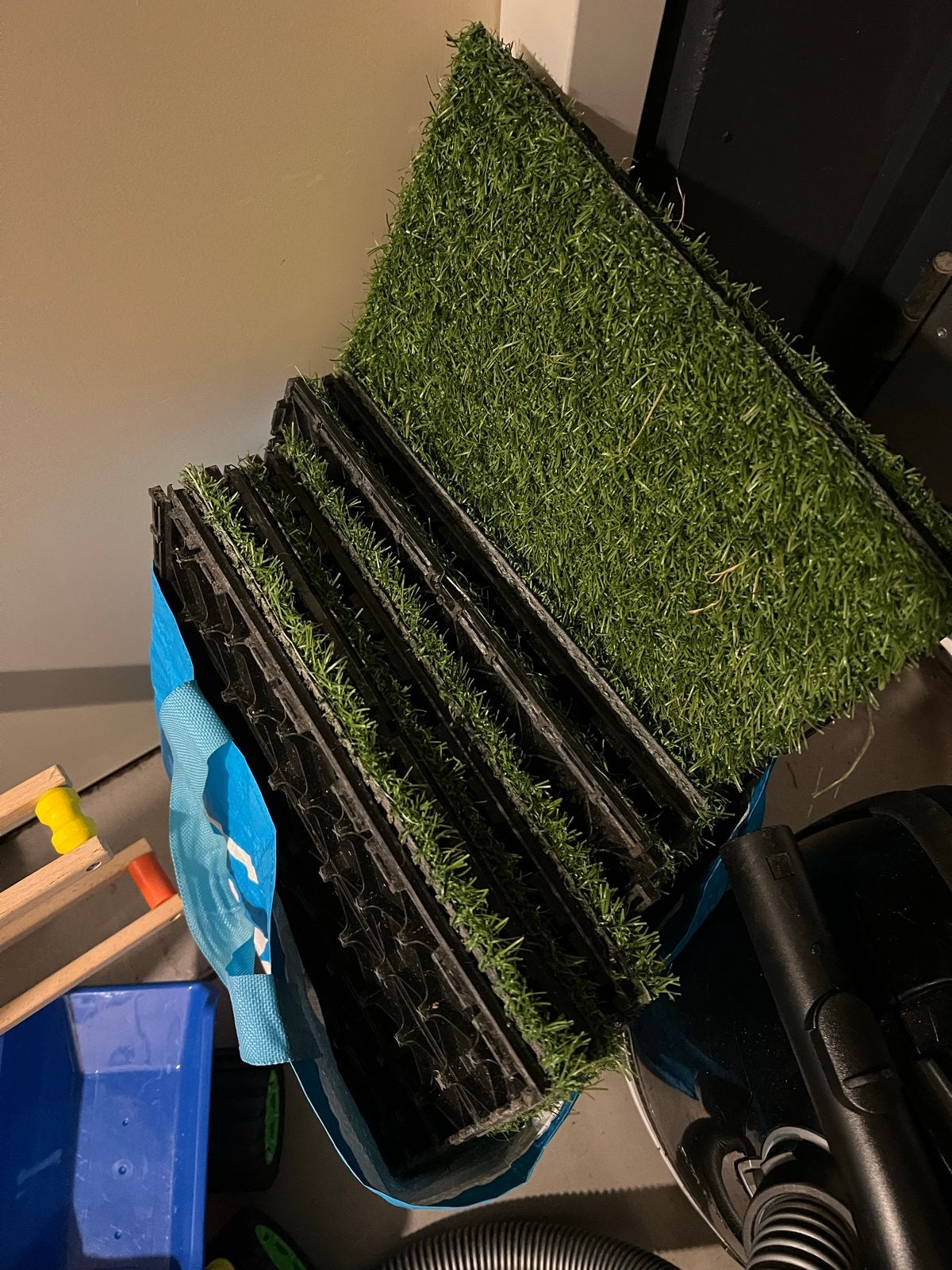 IKEA RUNNEN gras tegels - Kunstgras voor buiten, Ophalen, Zo goed als nieuw, Minder dan 10 m², Kunstgras