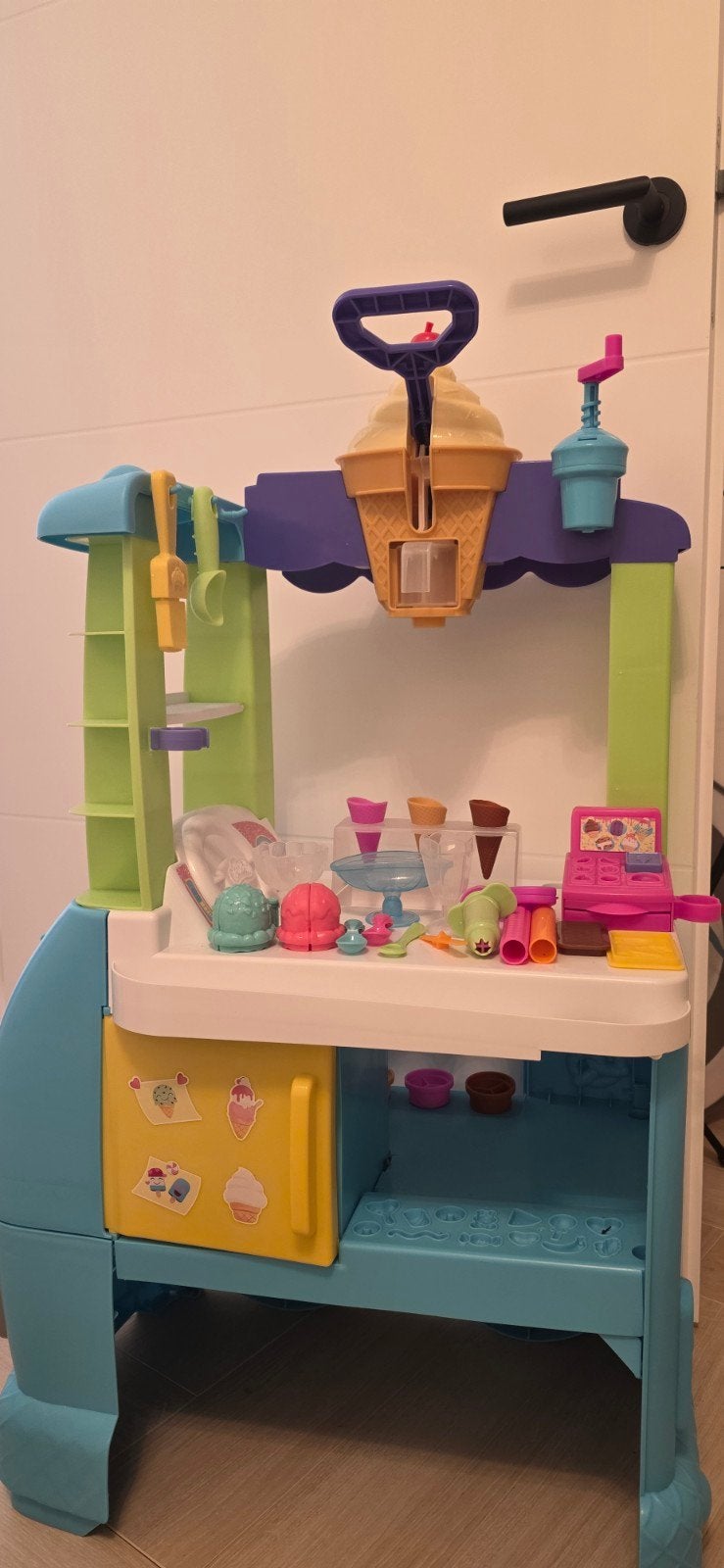 Play-Doh Kitchen Creations Ultieme Ijscowagen, compleet, Ophalen, Zo goed als nieuw, Poppenhuis