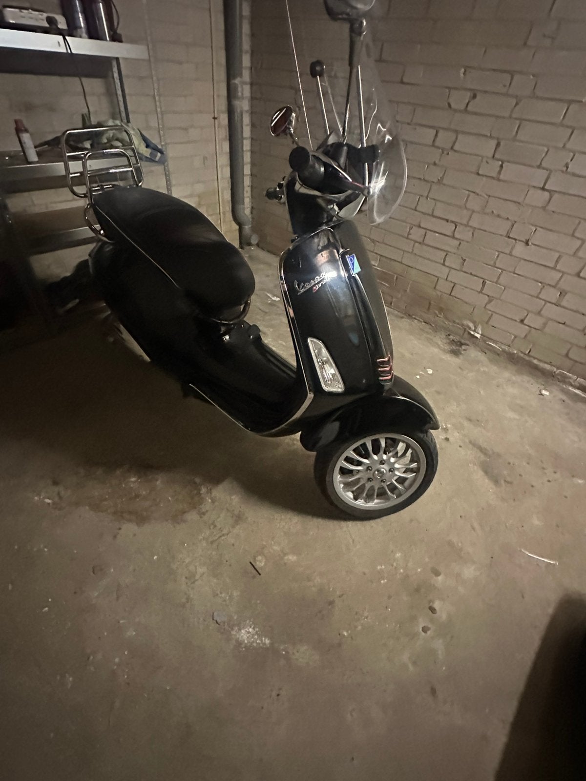 Vespa sprint, Fietsen en Brommers, Ophalen, Zo goed als nieuw, Benzine