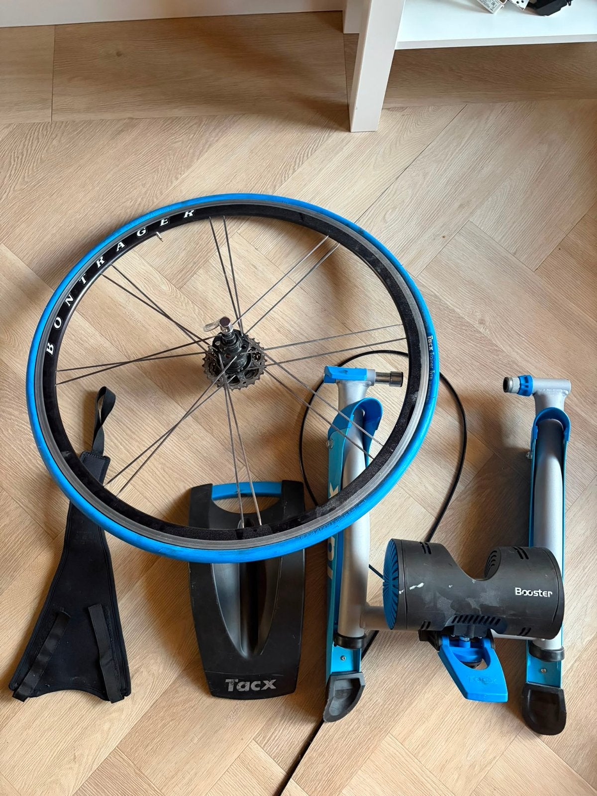 Tacx Booster fietstrainer met Bontrager wiel en band, Gebruikt, Overige typen, Staal, Ophalen of Verzenden