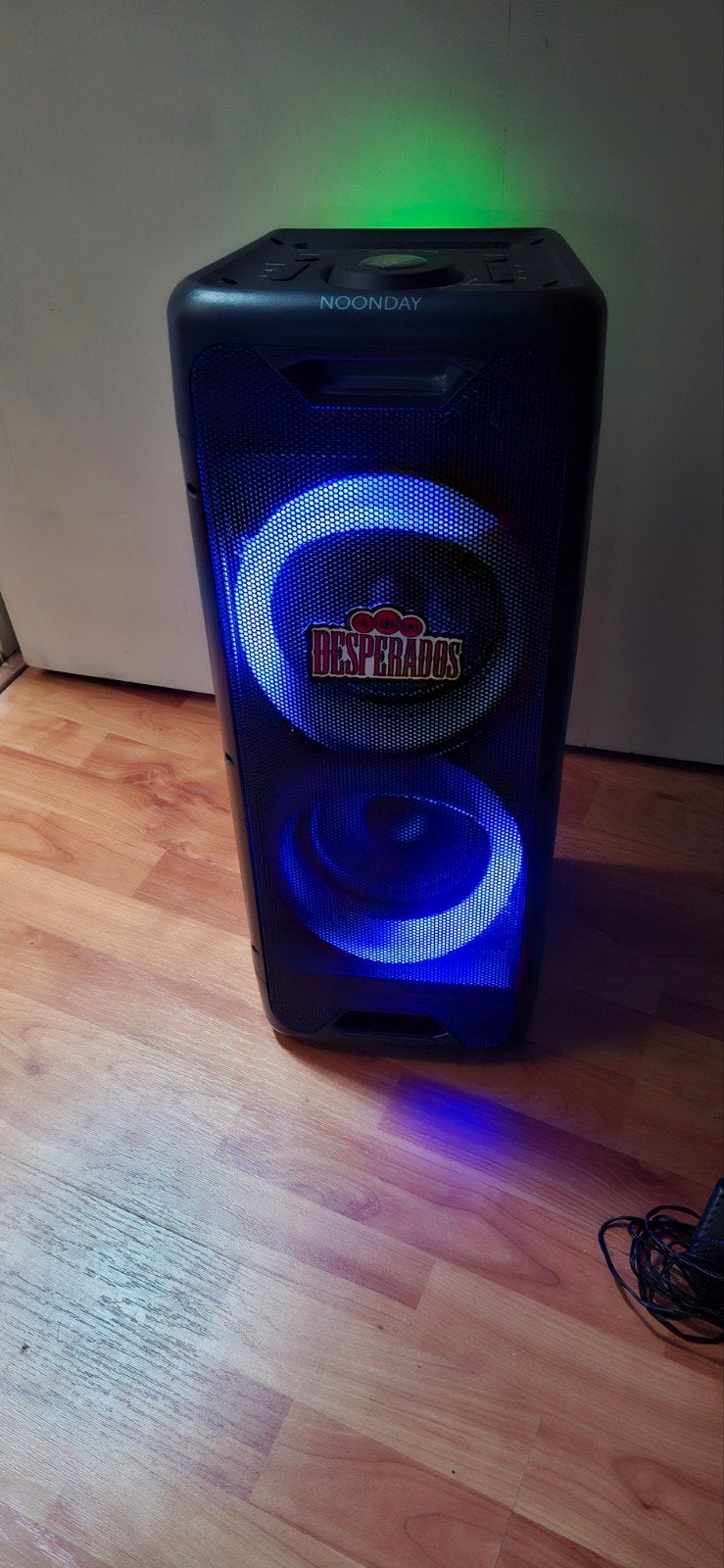 Bluetooth partybox (speaker), Overige typen, Zo goed als nieuw, 60 tot 120 watt, Ophalen