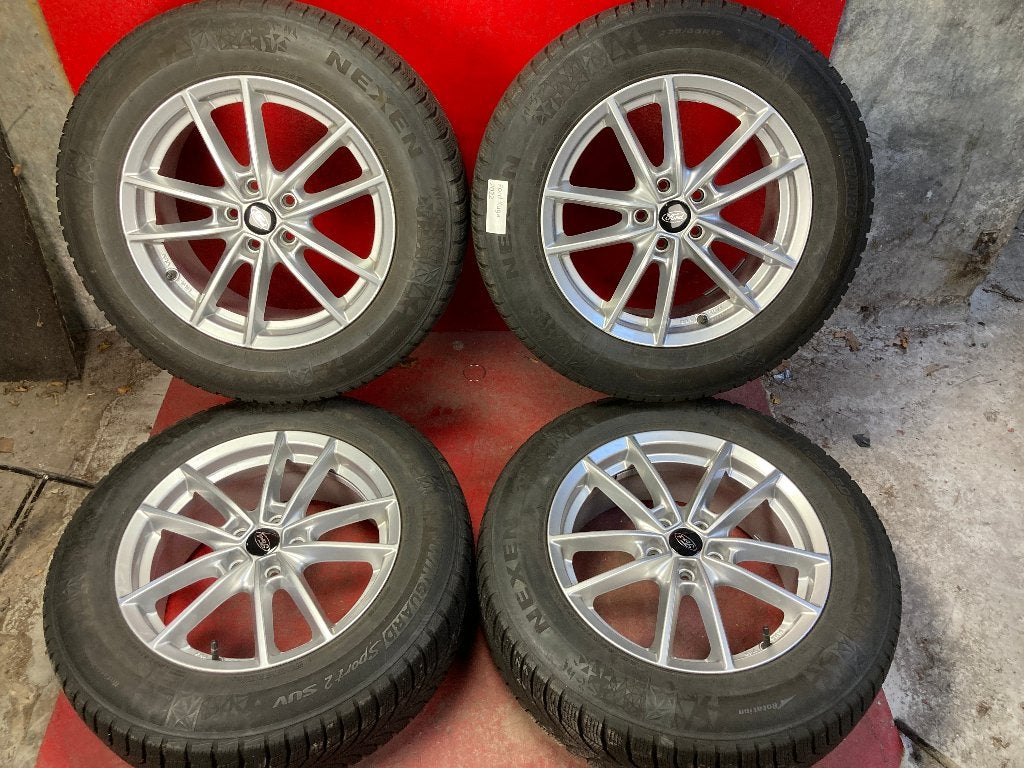 Winterbanden Ford Kuga 225/65R17, Auto-onderdelen, Gebruikt, ., Banden en Velgen, 17 inch