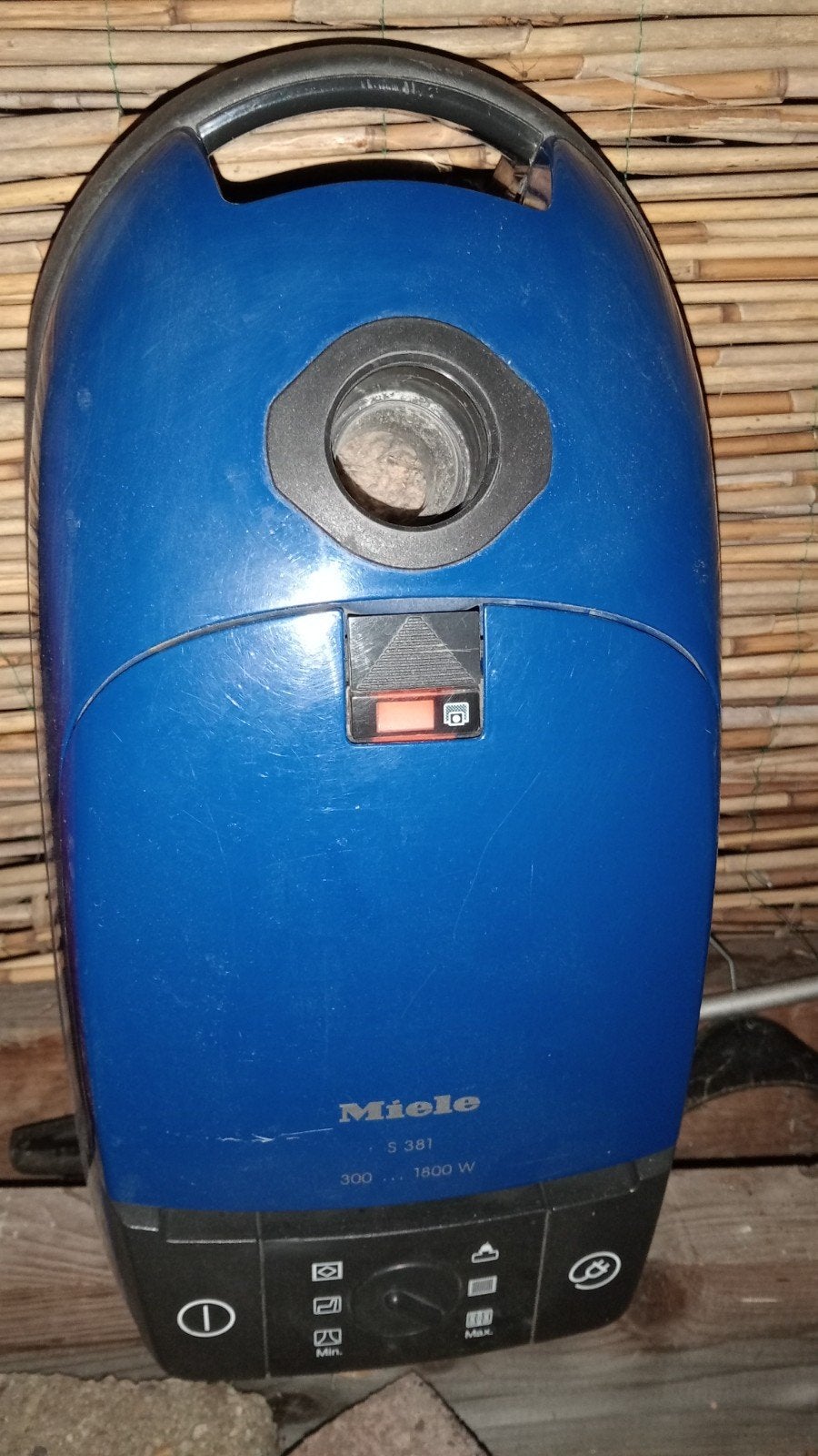 Miele S381 stofzuiger voor reparatie of onderdelen, Ophalen