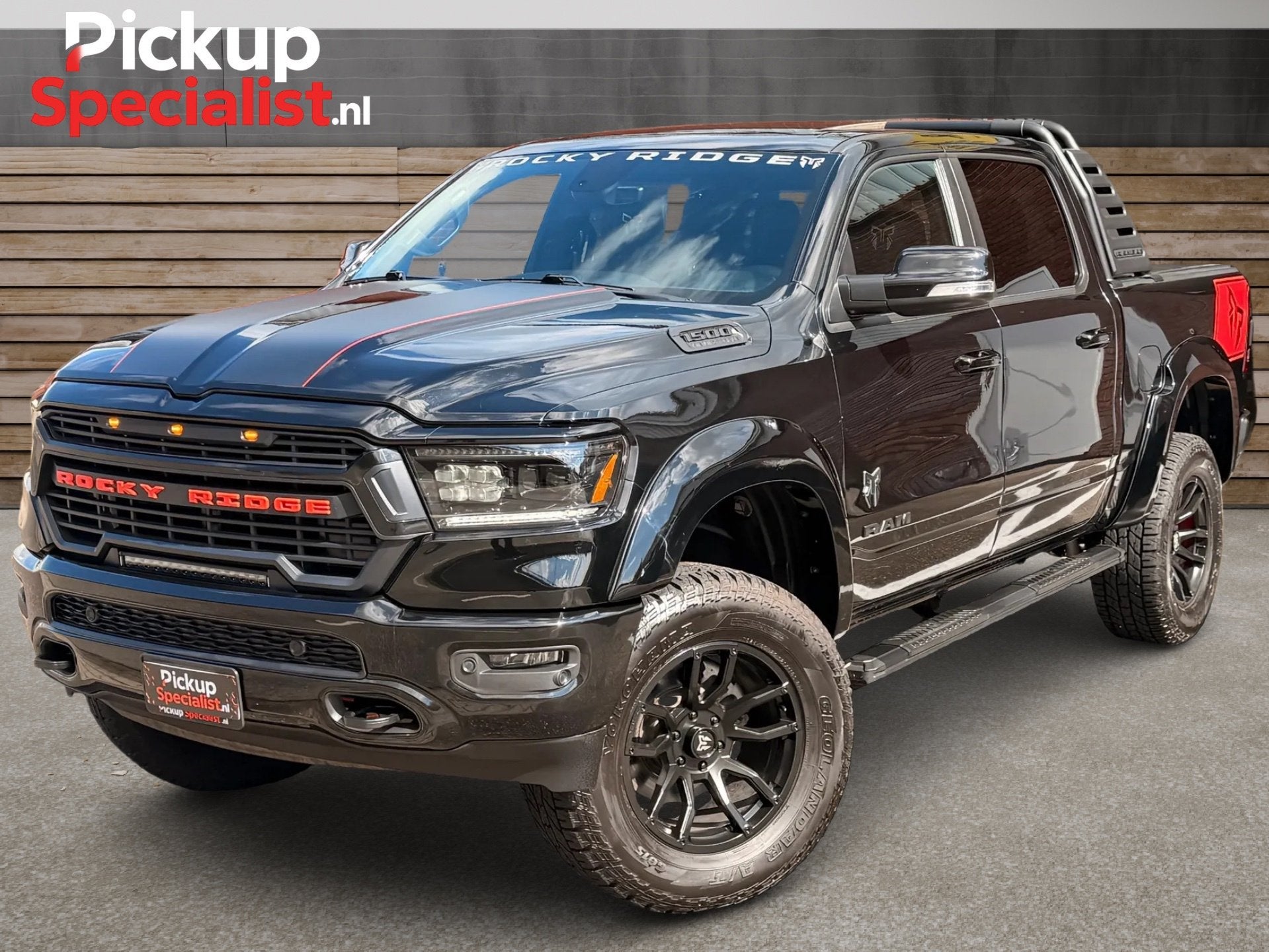 Dodge Ram 1500 5.7 V8 4x4 Crew Cab , ROCKY RIDGE UNIEK! , DI, Auto's, Automaat, Dealer onderhouden, 5654 cc, Zwart