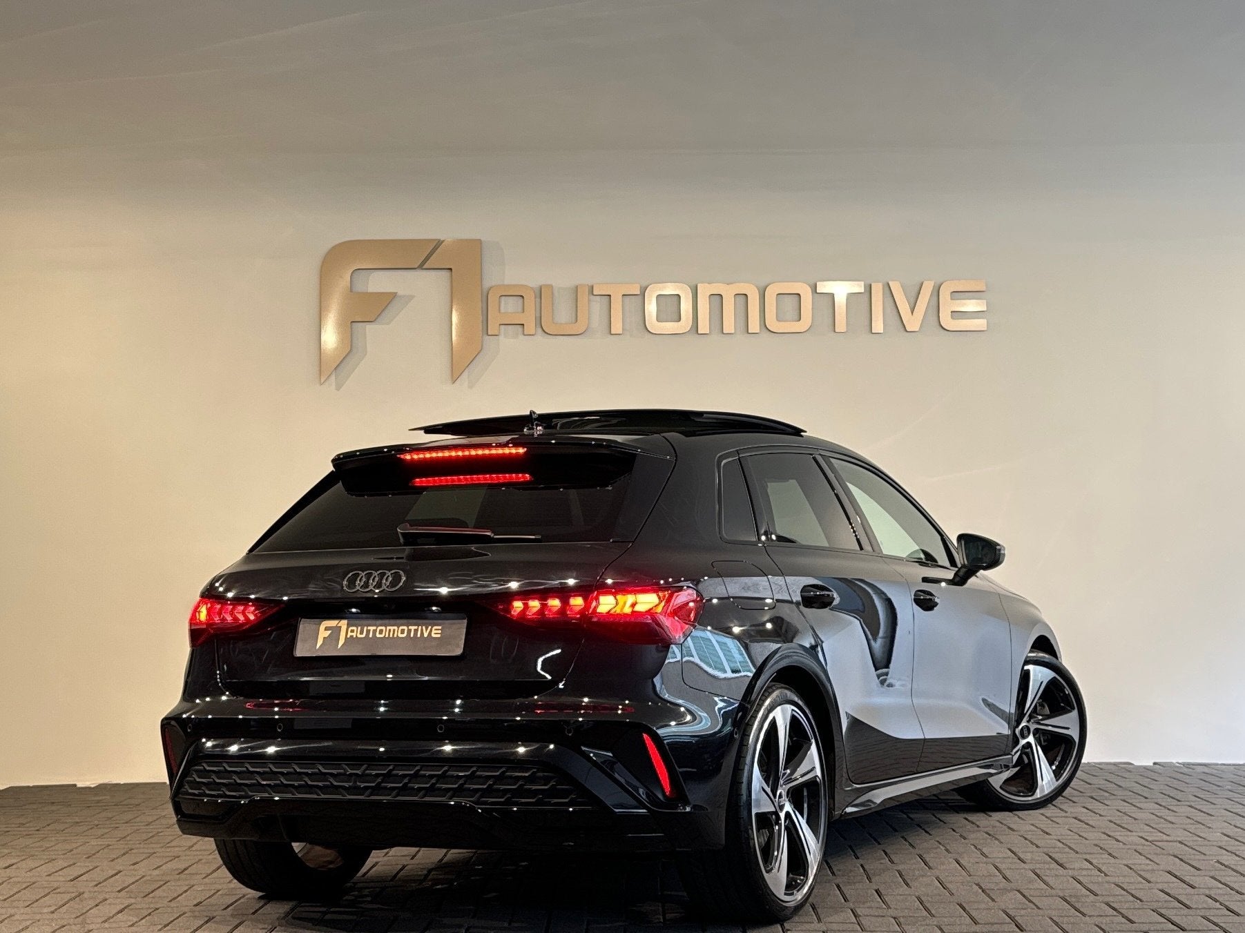 Audi A3 Sportback 35 TFSI S Line Pano|RS Seat|HuD|SONOS|Keyl, Auto's, 1300 kg, 4 cilinders, Zwart, Leder