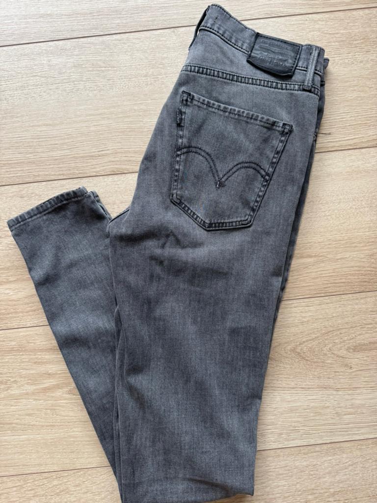 Levi’s mile high super skinny | 28x32, Kleding | Dames, Spijkerbroeken en Jeans, Ophalen of Verzenden, Gedragen, Grijs, W30 - W32 (confectie 38/40)