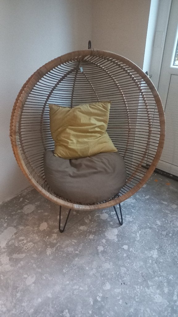 Bolvormige rieten hangstoel, Tuin en Terras, Tuinstoelen, Ophalen, Gebruikt, Rotan