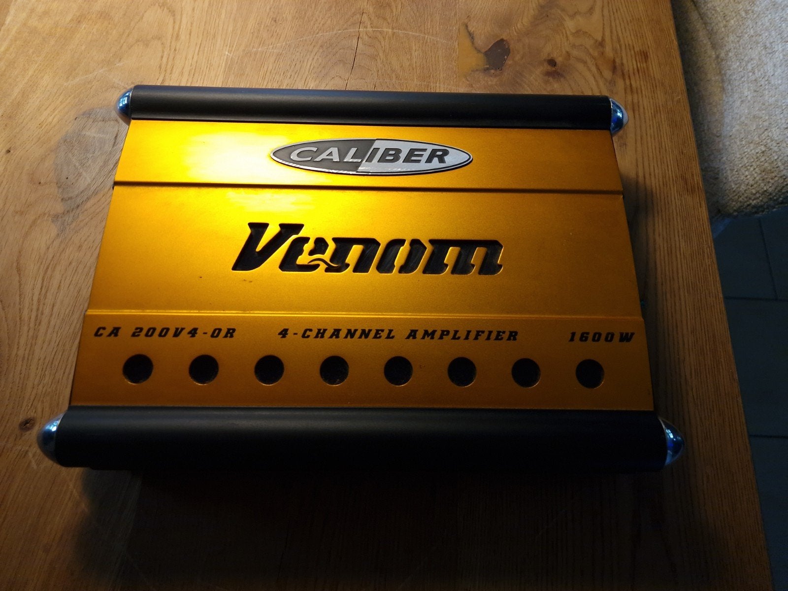 Caliber Venom CA 200V4-OR 4-kanaals versterker 1600W, Ophalen, Gebruikt
