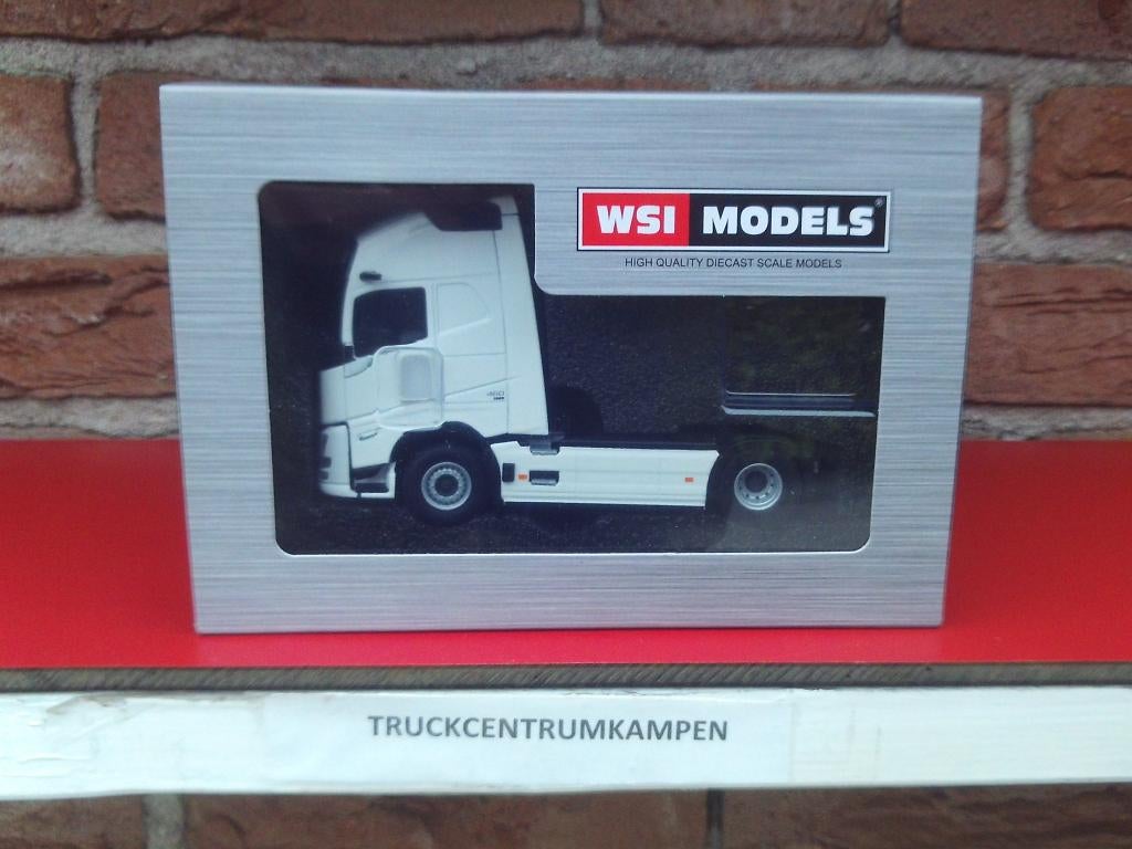 WSI  Volvo  FH  Aero  4 x 2  Witte  Lijn., Ophalen of Verzenden, Nieuw, Bus of Vrachtwagen, Wsi