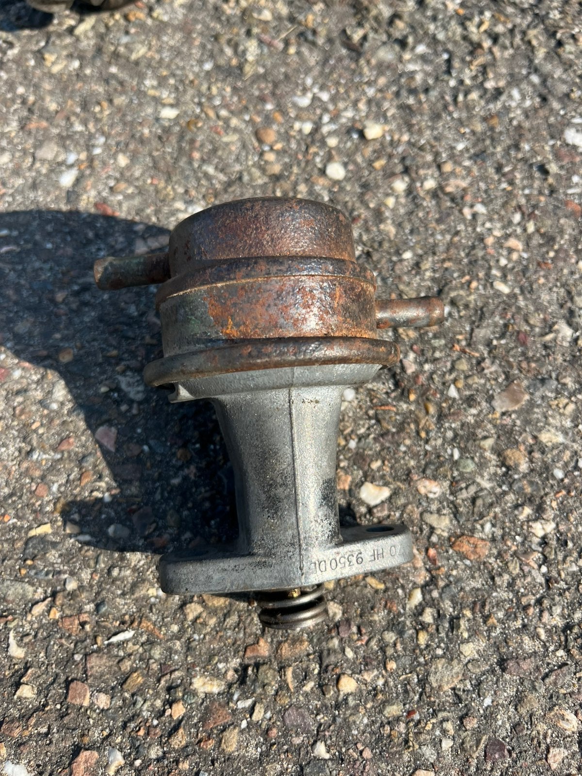 Twee oude benzine pompjes 2cv dyane, Ophalen of Verzenden, Gebruikt, Citroën