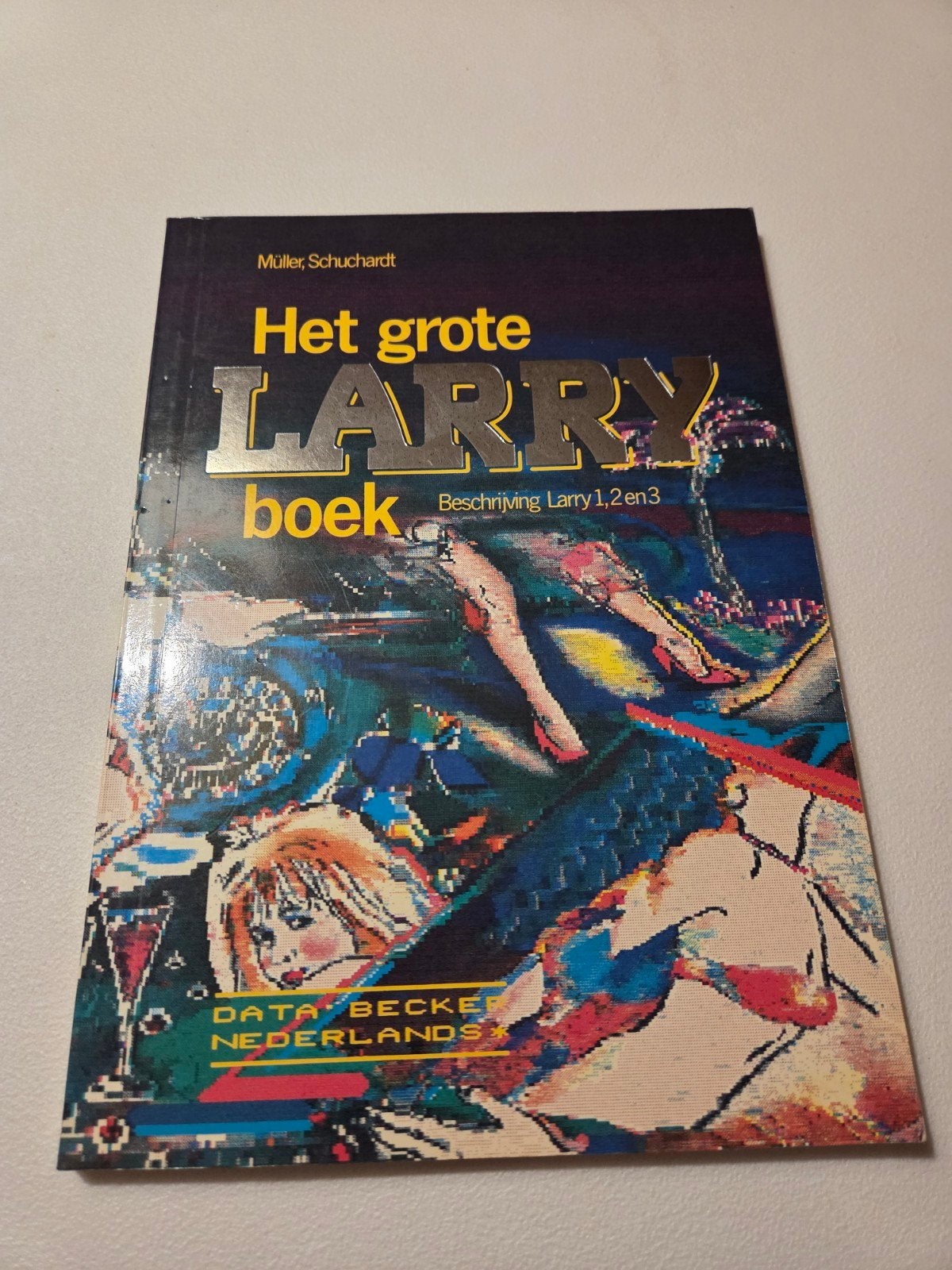 Het Grote Larry Boek - Beschrijving Larry 1, 2 en 3, Ophalen of Verzenden, Gelezen, Software, Müller, Schuchardt