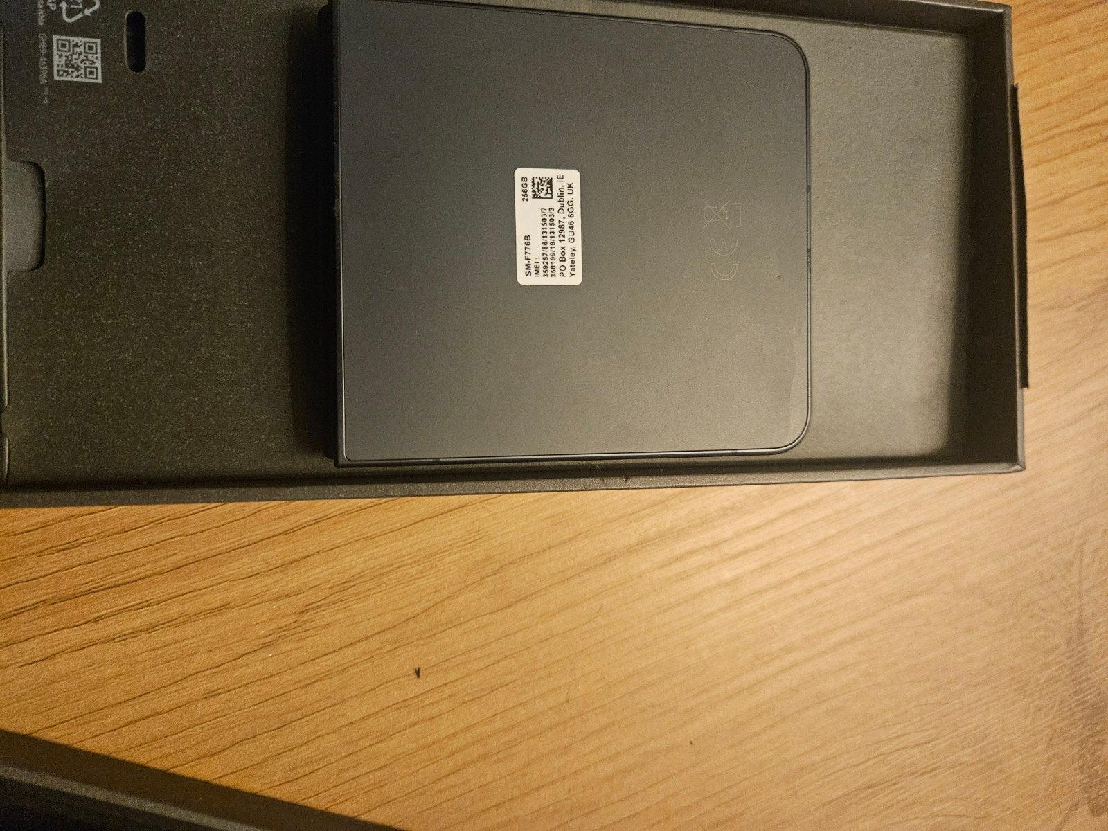 Foto 4 van Samsung Galaxy Z Flip 8 - Zo goed als nieuw