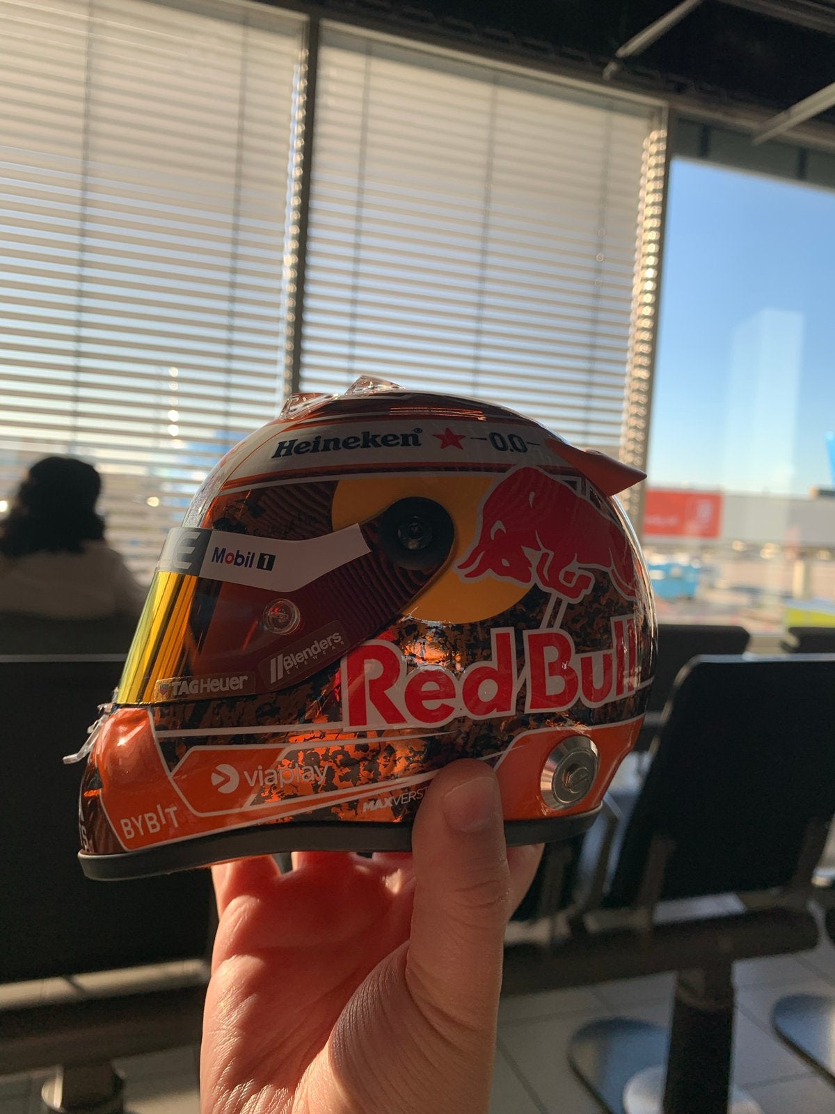 Red Bull Racing F1 Mini Helm Replica, Verzamelen, Ophalen of Verzenden, Zo goed als nieuw, Formule 1