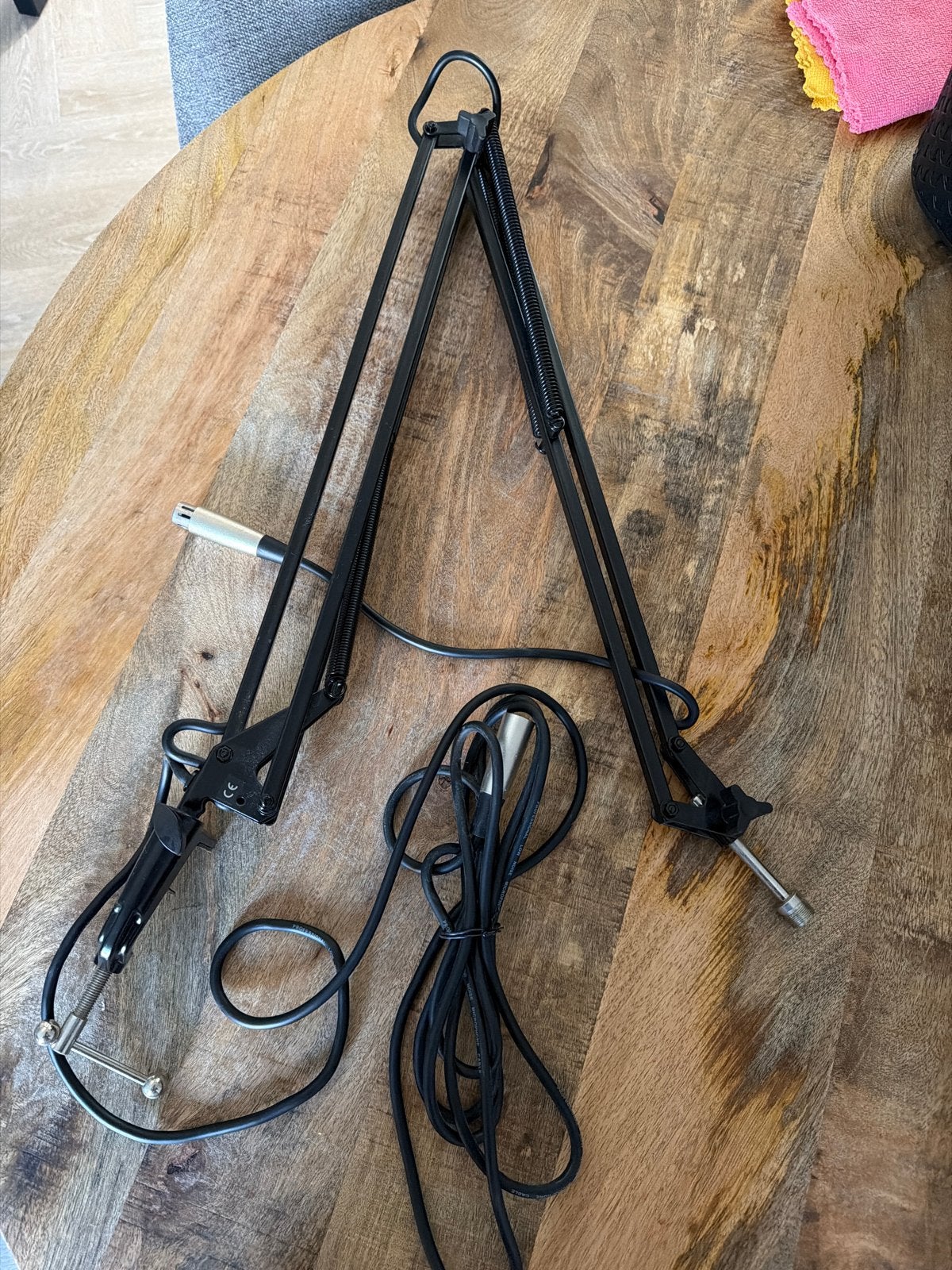 Microfoon met verstelbare arm en XLR-kabel, Ophalen, Gebruikt, Studiomicrofoon