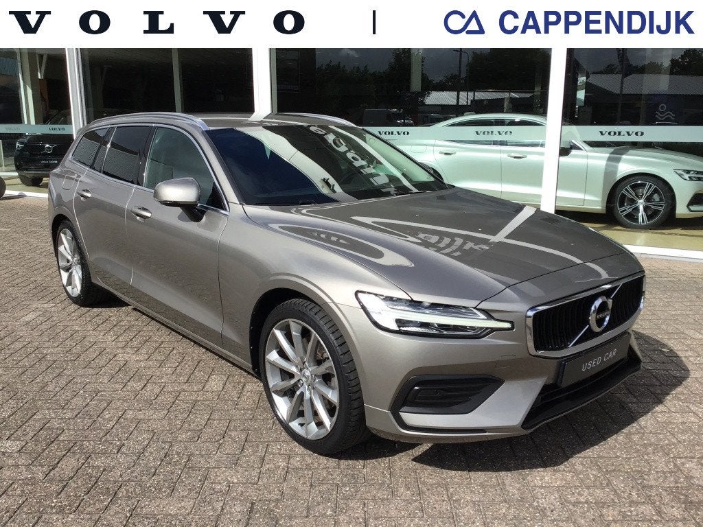 Volvo V60 2.0 T4 Moment.Pro Intellisafe Pro Comfort pakket, Auto's, Volvo, Automaat, 15 km/l, Euro 6, 4 cilinders