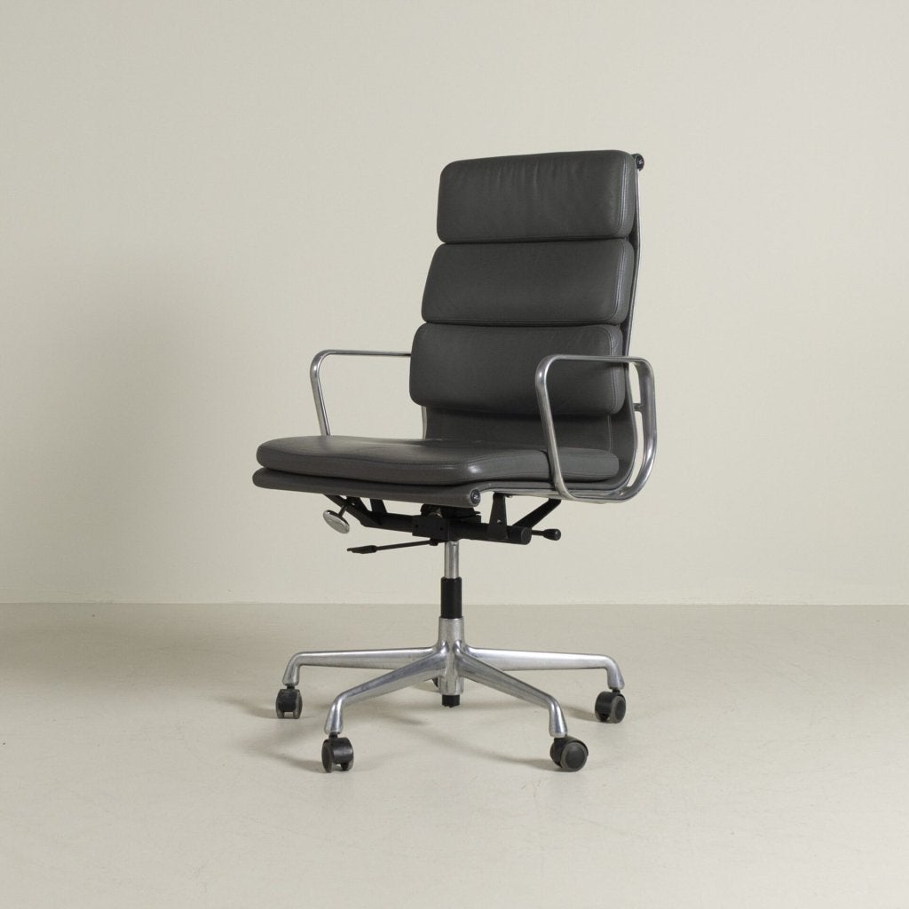Vitra Eames EA 219 Bureaustoel Grijs Leer – Aluminium, Vitra, Zo goed als nieuw, Niet ingevuld, Niet ingevuld