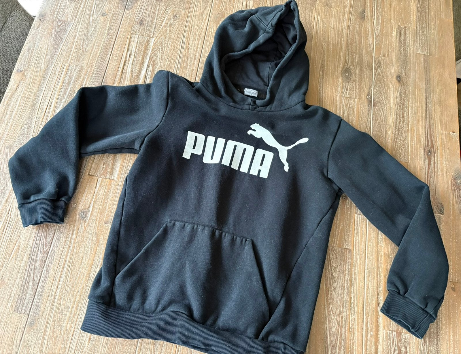 Zwarte Puma met wit logo trui / hoodie mt 164, Ophalen of Verzenden, Zo goed als nieuw, Jongen of Meisje, Trui of Vest