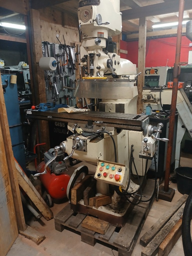 Freesbank CHEVALIER SK30 bridgeport type Belgische machine, Ophalen of Verzenden, Zo goed als nieuw, Elektrisch, Bovenfrees