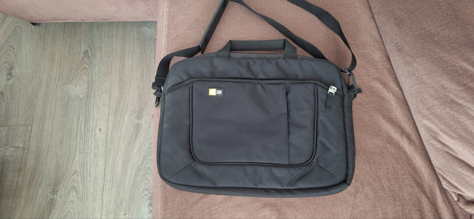 laptoptas case logic, Ophalen, Schouderband, Zo goed als nieuw, Zwart