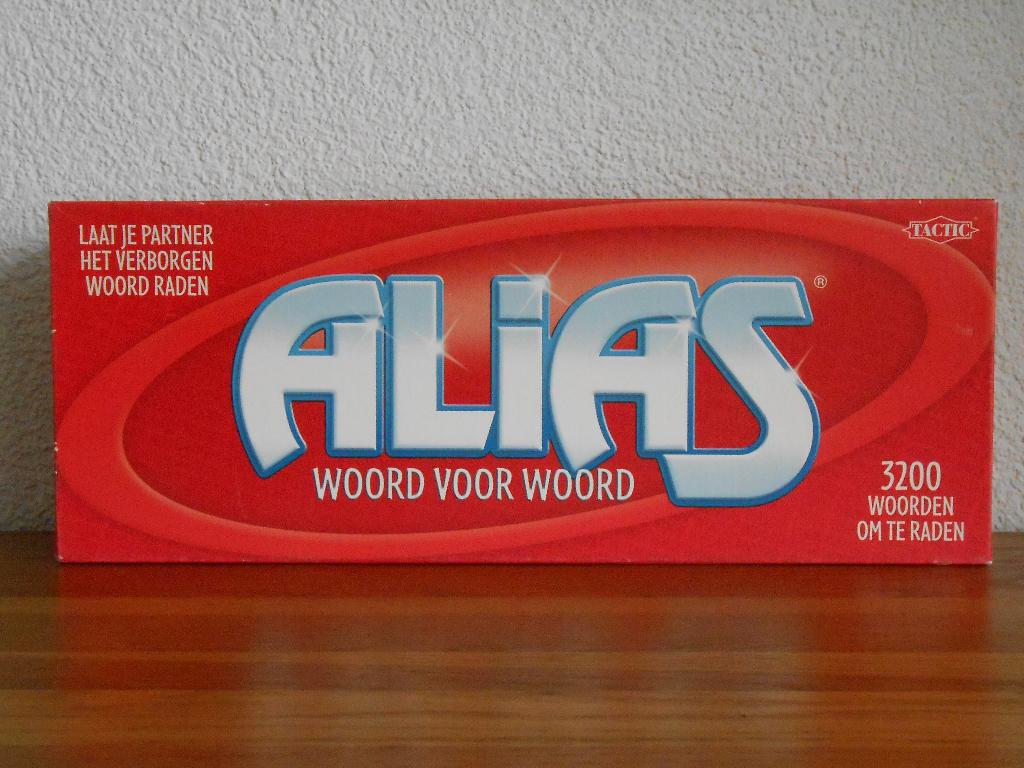 3 bordspellen Alias, Penoza en Baantjer moordspel, Ophalen of Verzenden, Zo goed als nieuw