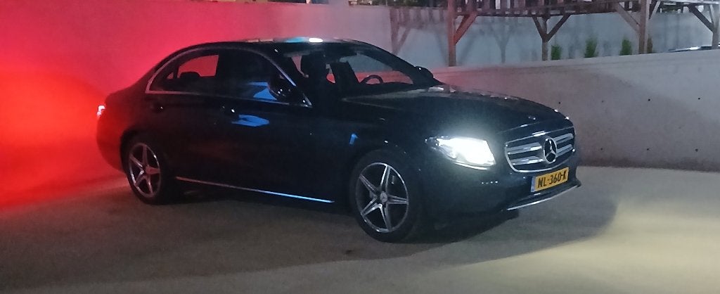 Mercedes-Benz E-Klasse E200 d 150pk 9G-TRONIC 2017 Groen, Auto's, Automaat, Achterwielaandrijving, 4 cilinders, Leder en Stof
