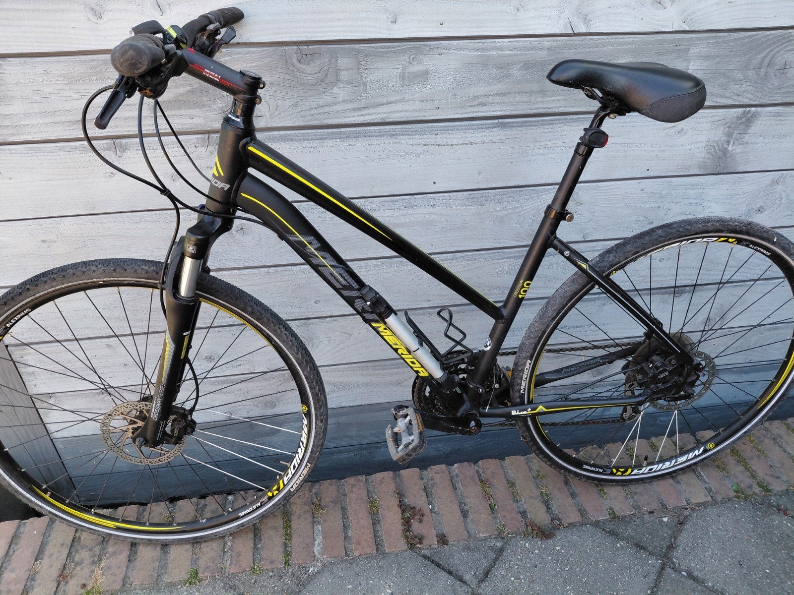 Merida Crossway 100 hybride, Minder dan 10 versnellingen, Zo goed als nieuw, Schijfrem, Ophalen