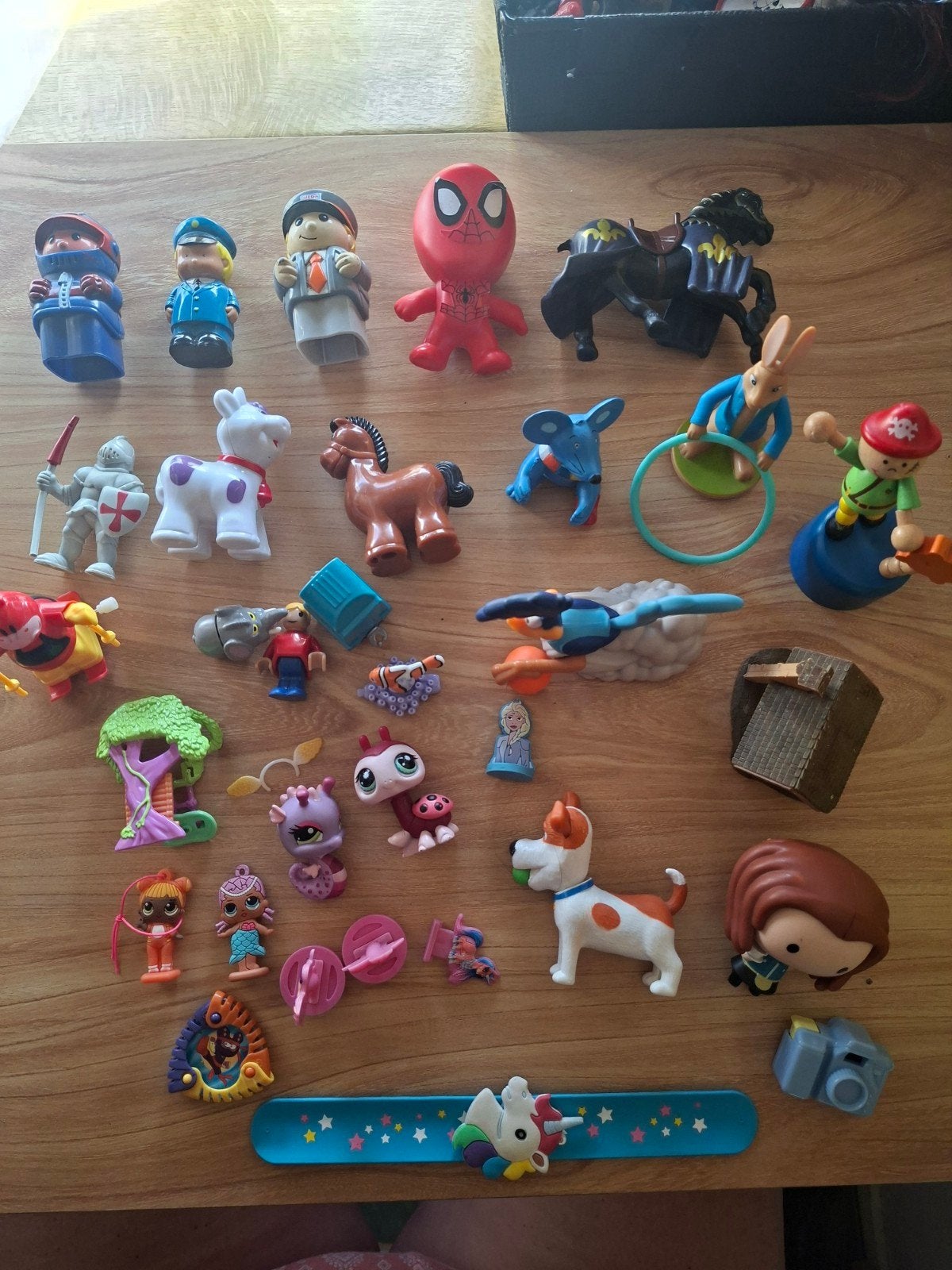 Poppetjes figuren dieren oa mcdonalds disney l.o.l. pet shop, Ophalen of Verzenden, Gebruikt