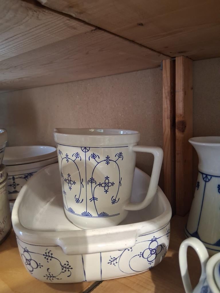 Blauw saks schenkkan, Huis en Inrichting, Keuken | Servies, Ophalen of Verzenden, Nieuw, Overige stijlen, Bord(en)