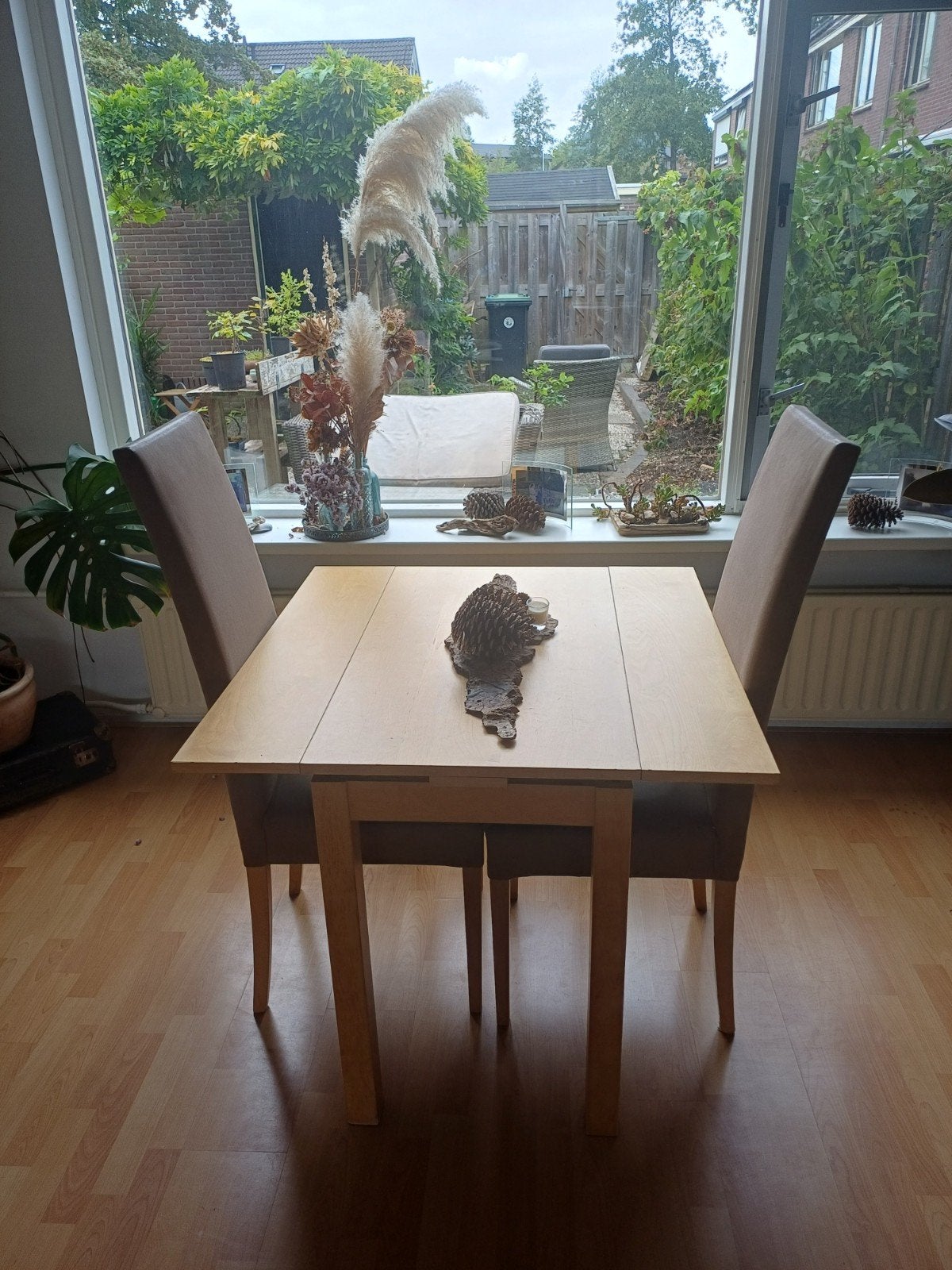 Compacte Uitschuifbare Eethoek (IKEA Bjursta & 2 Gestoffeerd, Ophalen, Gebruikt, Tot twee personen, 50 tot 100 cm