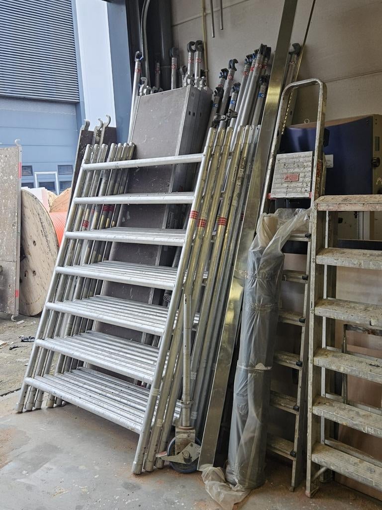 Te koop stelling 12 meter, Doe-het-zelf en Verbouw, Steigers, Ophalen, Overige typen, Minder dan 2 meter