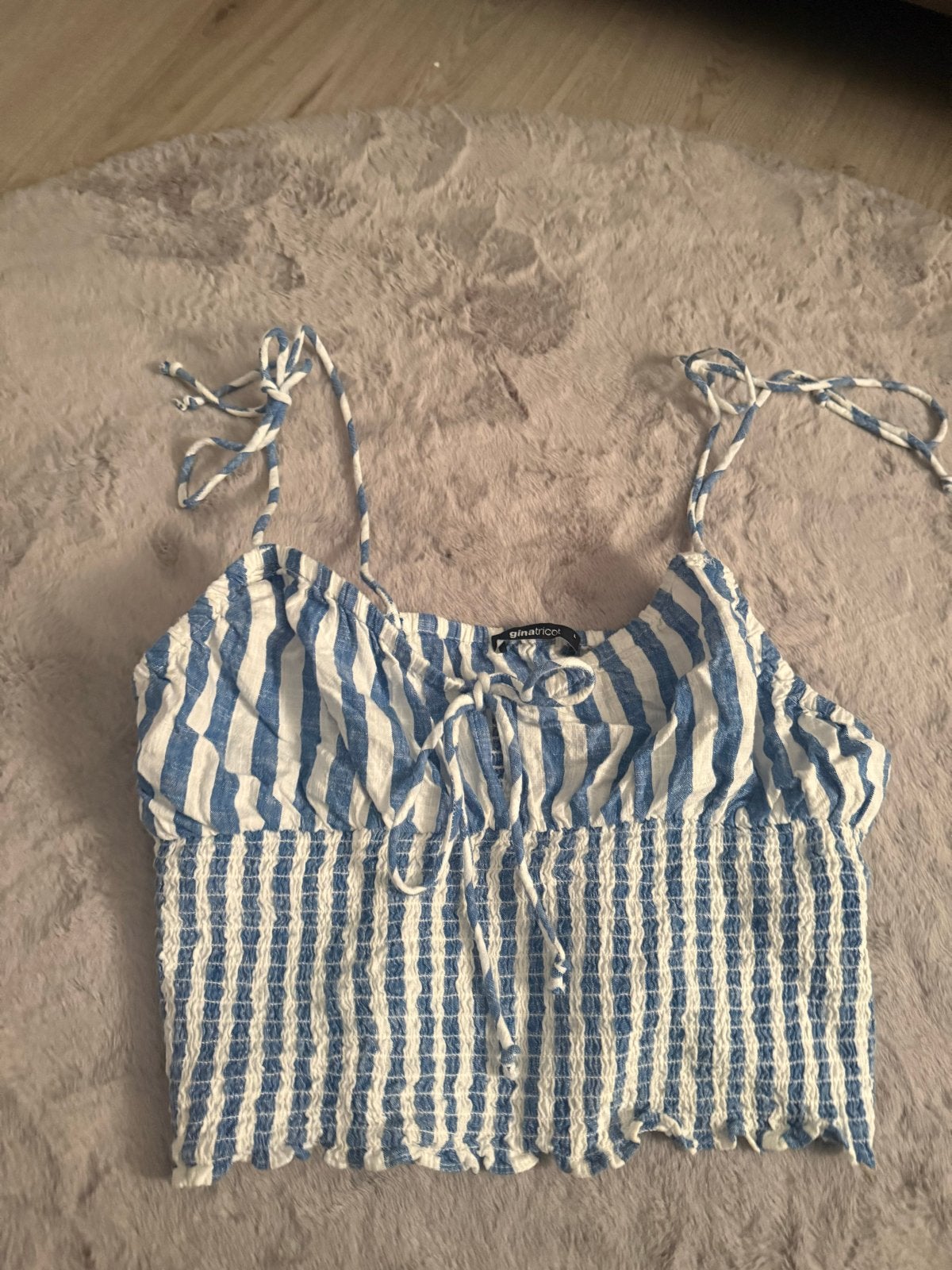 Gestreepte crop top met spaghettibandjes - Ginatricot, Blauw, Maat 42/44 (L), Ophalen of Verzenden, Zo goed als nieuw