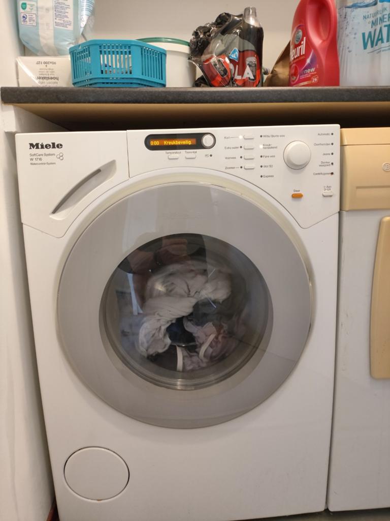 Miele W1716 SoftCare System Wasmachine, Witgoed en Apparatuur, Wasmachines, Gebruikt, Voorlader, 6 tot 8 kg, 85 tot 90 cm, 1200 tot 1600 toeren