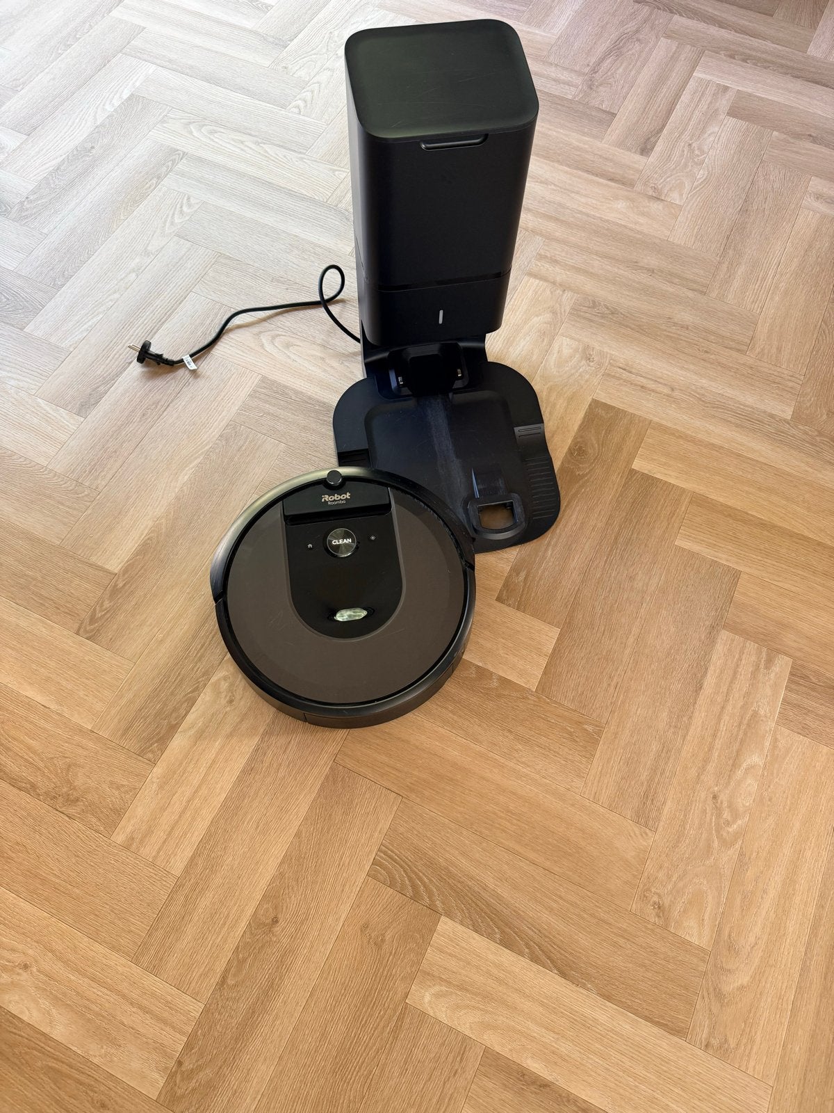 iRobot Roomba i7+ Robotstofzuiger met Clean Base, Ophalen, IRobot, Automatisch legen, Zo goed als nieuw