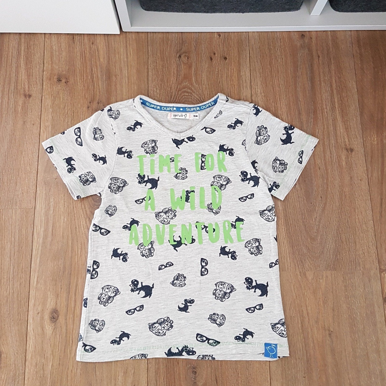 T-shirt van Spruit! Maat 104 - Time for a Wild Adventur, Jongen of Meisje, Ophalen of Verzenden, Zo goed als nieuw, Shirt of Longsleeve
