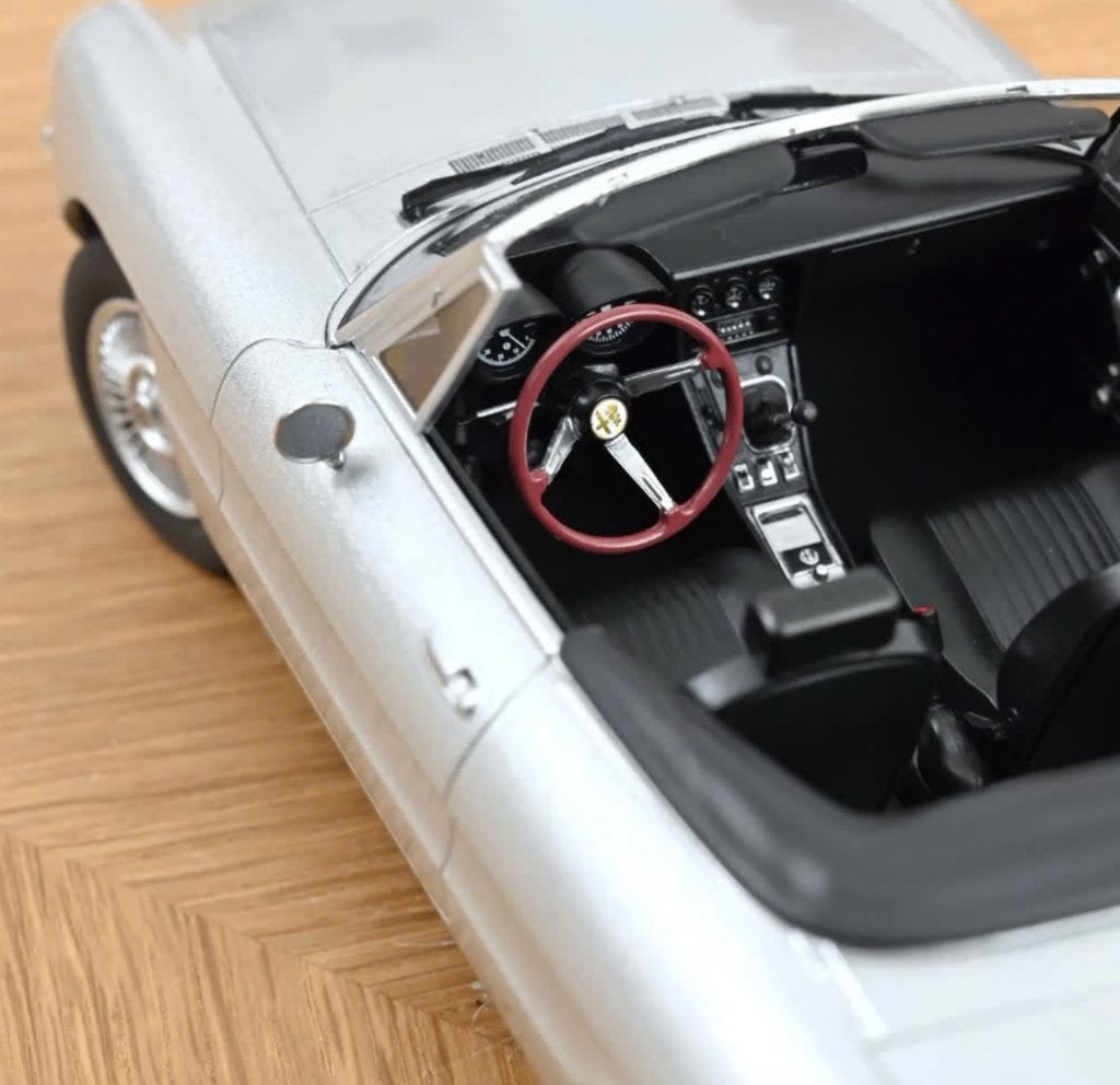 Alfa Romeo 2000 Spider '73 Zilver schaal 1/18 NOREV R 187884, Verzenden, Nieuw, Auto, Norev